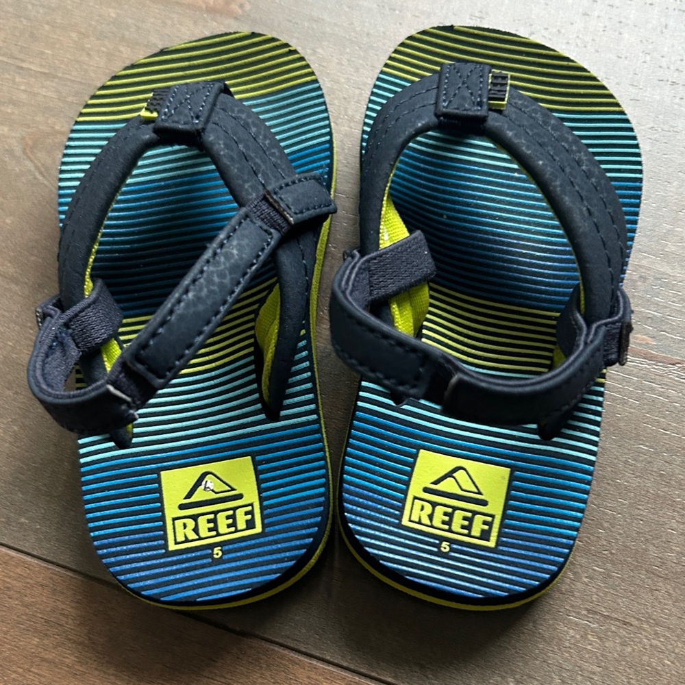 Reef Kids Striped Sandals - Picture 2 of 6